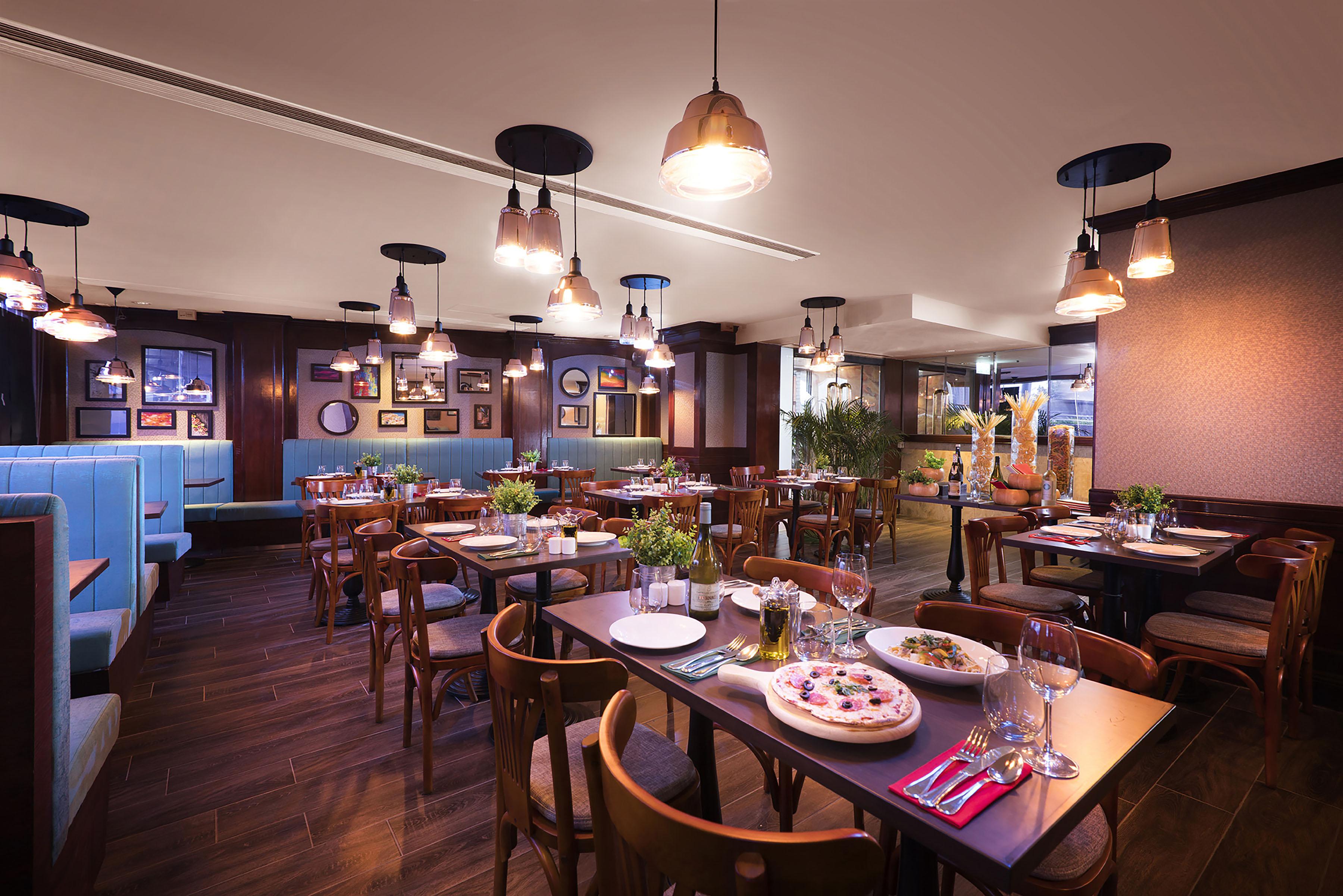 Regal Oriental Hotel 4*