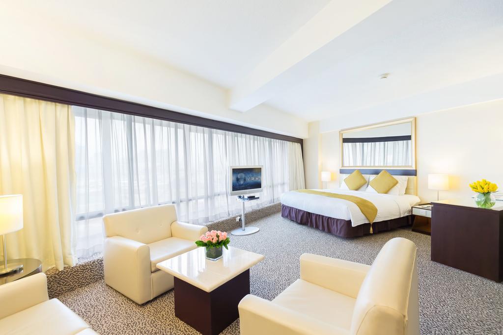 Regal Oriental Hotel 4*