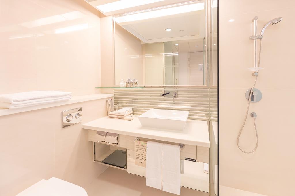 Regal Oriental 4*