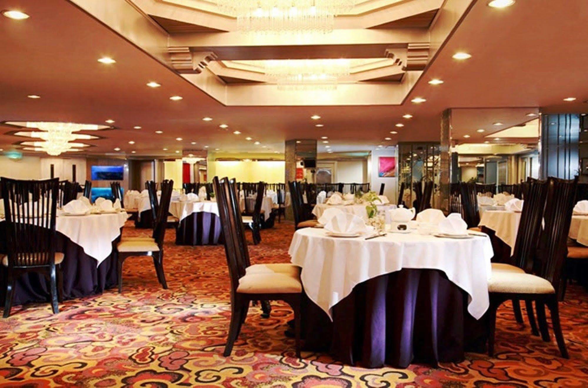 Regal Oriental 4*