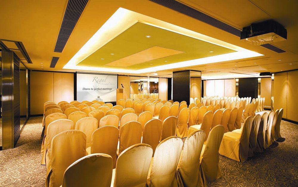 Regal Oriental Hotel 4*
