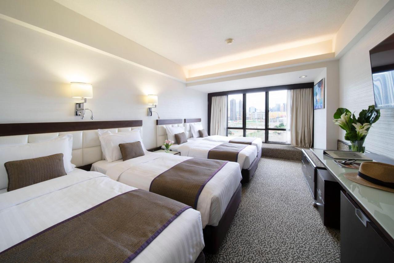 Regal Oriental Hotel 4*